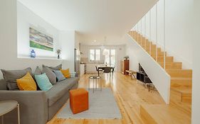 Modern Villa By Hosty